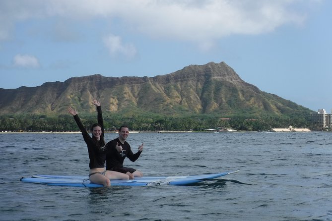 1.5-Hour Semi Private Surfing Lesson in Honolulu - From meeting point to first pop-up: how the lesson plays out
