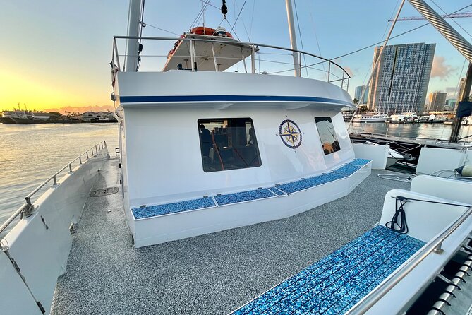 2 Hour Waikiki Whale Watching Cruise from Oahu - Amenities on board: snacks, drinks, music, and why it matters