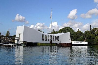 Arizona Memorial Pearl Harbor & Honolulu City Tour from Waikiki - USS Arizona Memorial: quiet time, wreckage viewing, and names on the wall