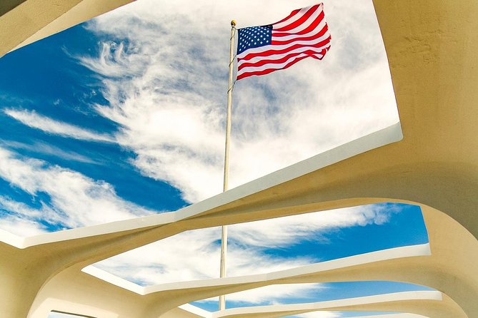Best of Oahu: Pearl Harbor & Oahu Circle Island Tour from Waikiki - North Shore towns and beaches: brief, but it changes the feel of the island