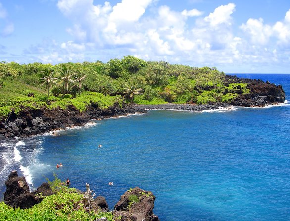 Day Trip from Oahu to Maui: Road to Hana Adventure - Paia and plantation-camp context: more than a quick photo stop