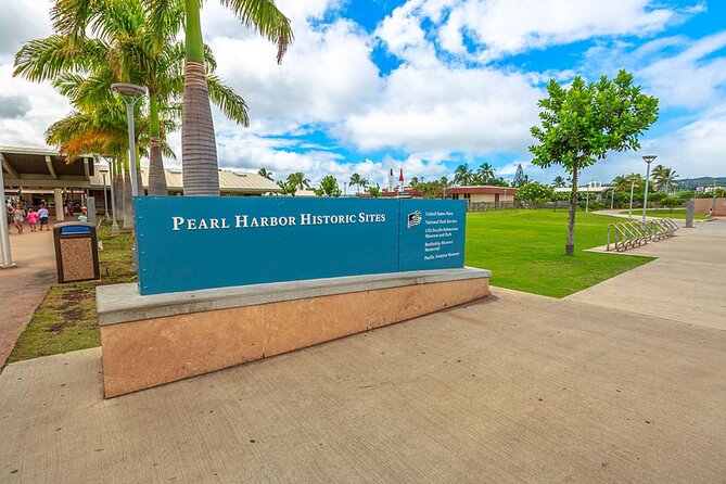 Deluxe Arizona Memorial and USS Missouri Battleship Tour - Stop 1: Pearl Harbor National Memorial and the USS Arizona Memorial