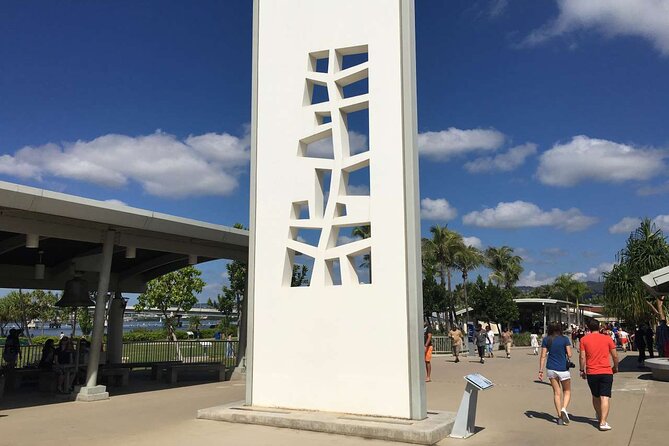 Deluxe Pearl Harbor, Arizona Memorial, and Visitor Center Tour - Small group size: why it matters at a crowded, solemn site