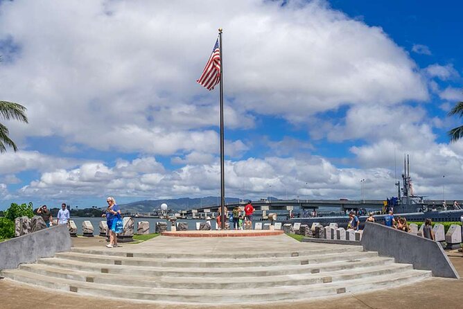 Deluxe Pearl Harbor USS Arizona Memorial and Honolulu City Tour - The no-bags rule: your biggest day-planning factor