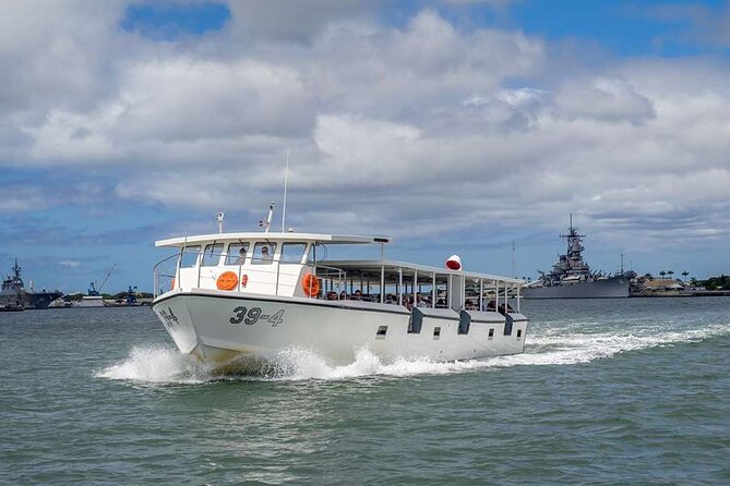 Deluxe Pearl Harbor USS Arizona Memorial and Honolulu City Tour - Getting picked up in Waikiki (and the van reality)