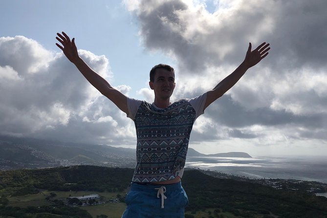 Diamond Head Bike to Hike and Local Lunch - Shangri-La and TV studio passing: what makes it work