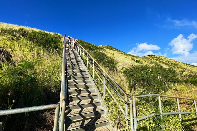 Diamond Head Hiking and Oahu Island Experience feat. North Shore - Lunch at Kahuku Sugar Mill and North Shore food trucks