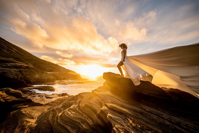 Flying Dress Photoshoot on Oahu - The Photo Location: Volcanic Rock and Real-Feeling Oahu Views