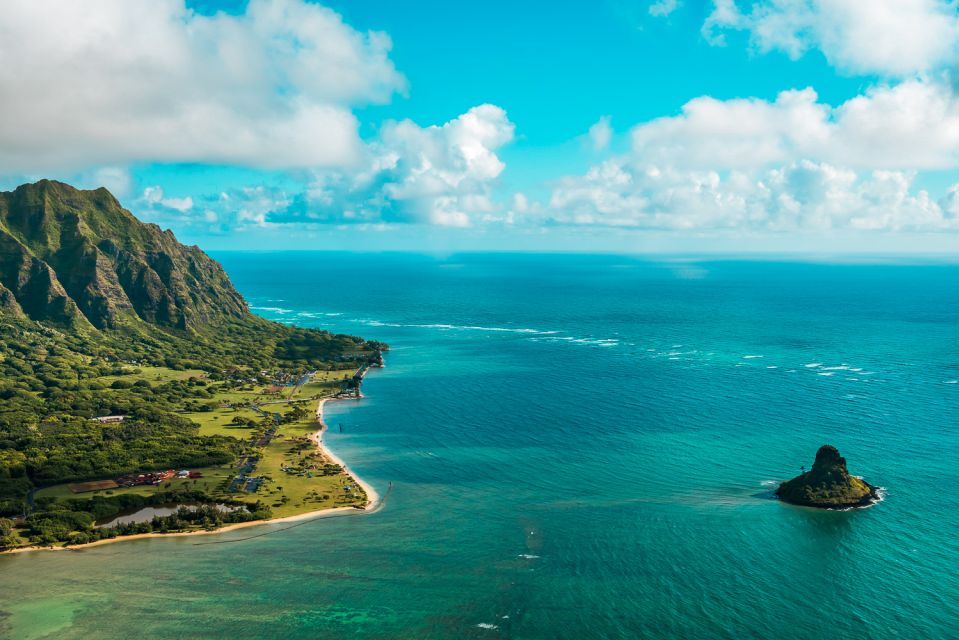 From Honolulu: Oahu 60min Helicopter Tour with Doors Off/On - North Shore: Surfers at Banzai Pipeline and the Wide-Open View of Waimea Bay