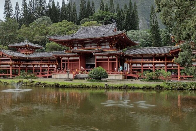 Full Day Oahu Tour with Byodo Temple & Waimea Waterfalls - Halona Blowhole and Makapuu Point: ocean drama from the lookout