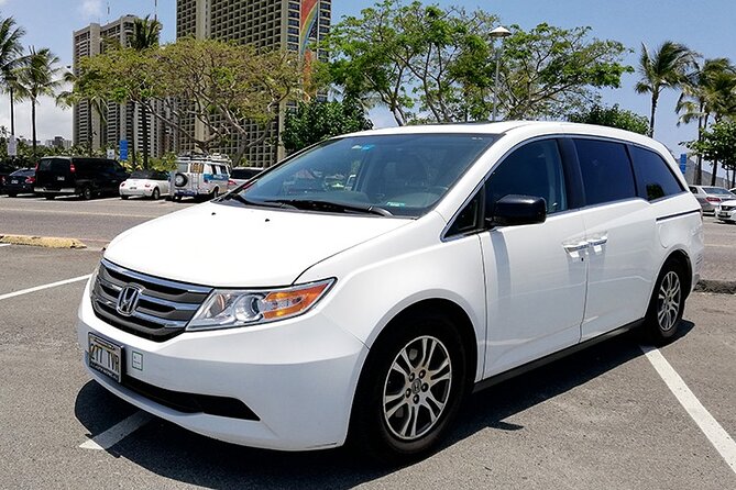 Honolulu Airport & Waikiki Hotels Private Transfer by Minivan (up to 5 people) - Departure pickup from your hotel: early arrival and clear meeting