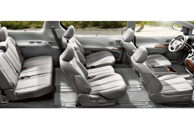 Honolulu Airport & Waikiki Hotels Private Transfer by Minivan (up to 5 people) - Vehicles, privacy, and family-friendly touches you can plan for