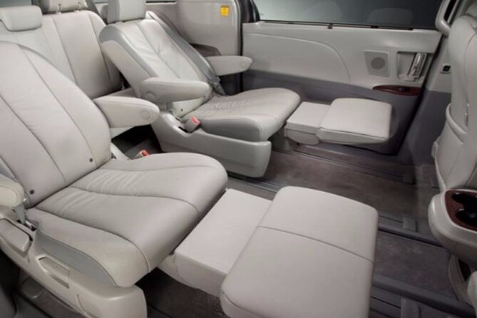 Honolulu Airport & Waikiki Hotels Private Transfer by Minivan (up to 5 people) - The small communication details that make the pickup feel organized