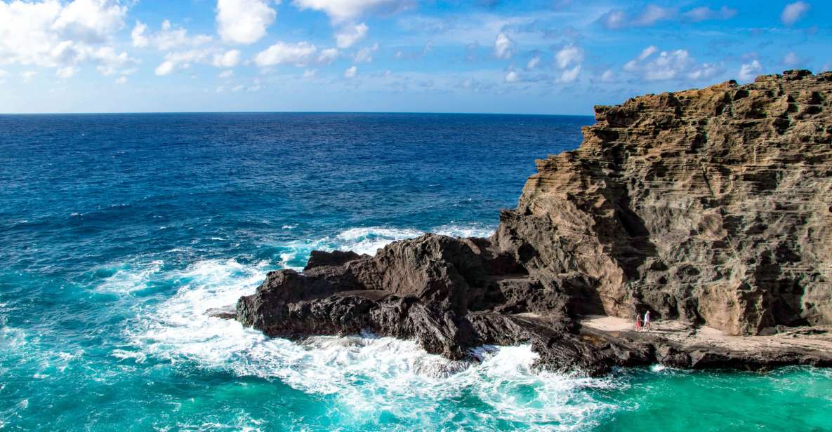 Honolulu: Oahu Sights and Bites Circle Island Foodie Tour - Halona Blowhole and Hanauma Bay Lookout: Coastline Nature in a Short Stop