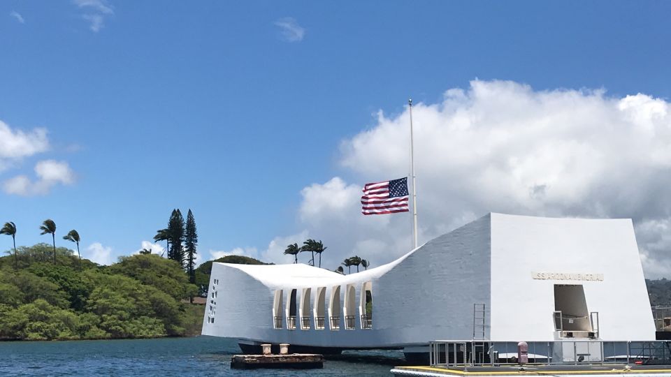 Honolulu: Pearl Harbor, USS Arizona Memorial [Early Access] - Audio guide + guided walking: how you get more out of the exhibits