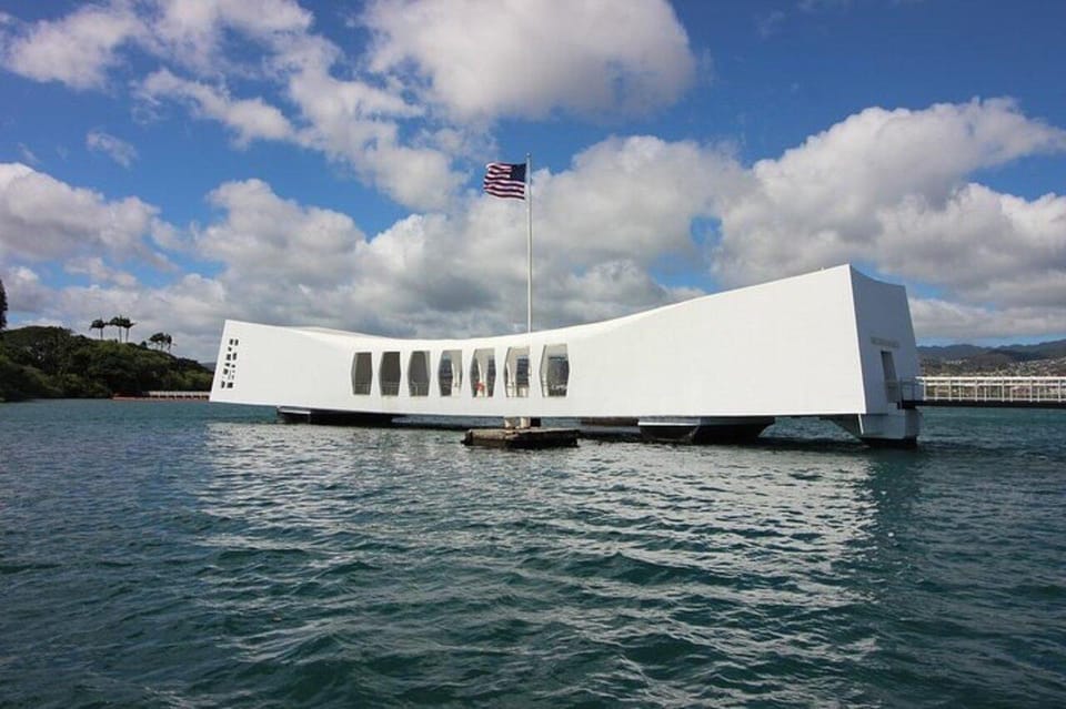 Honolulu: Pearl Harbor USS Arizona Memorial Tour - Pickup and drop-off in Waikiki: comfort and fewer headaches