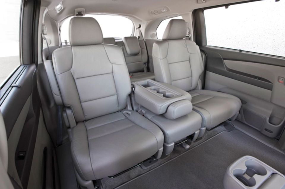 Honolulu: Private Airport Transfer with Arrival Lei Greeting - The Text Message the Day Before That Saves You From Airport Guesswork