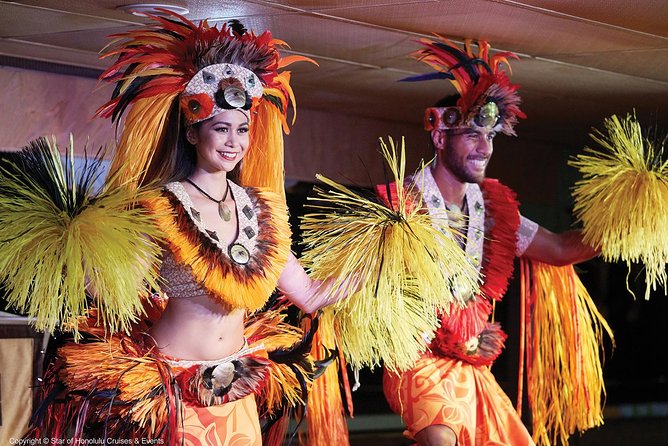 Honolulu: Three Star Deluxe Sunset Dinner Cruise and Show - The ship’s layout: comfortable viewing without feeling trapped