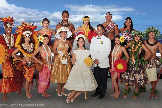 Honolulu: Three Star Deluxe Sunset Dinner Cruise and Show - Live music and the Hawaii culture show: what to expect during the second half