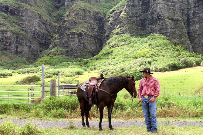 Kualoa Ranch - Horseback Walking Tour - Kanehoalani Mountain views and the quiet power of the trail