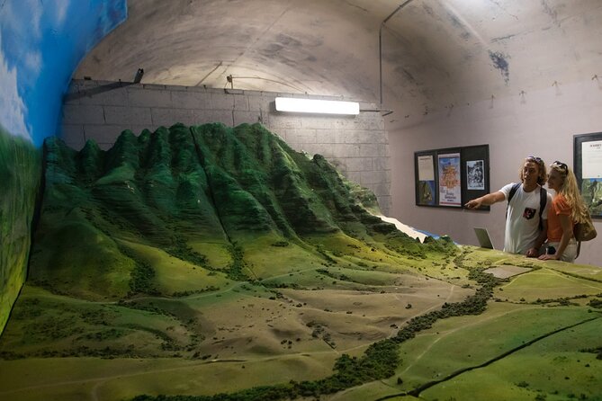 Kualoa Ranch Jurassic Adventure Tour - The 2.5 hours: a moving tour with real photo stops