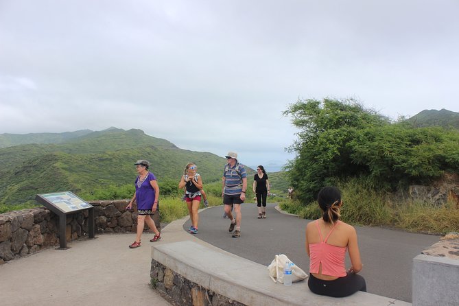 Makapu’u Lighthouse Trail and Shuttle Service - Makapu’u Lighthouse Trail on foot: paved, scenic, and still a real climb