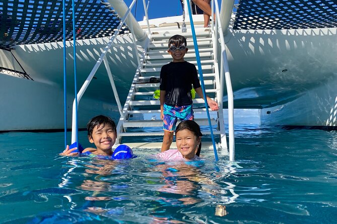 Moana’s Waikīkī Grand Guided Turtle Snorkel & Sailing Adventure - Sailing back with a full bar that doesn’t feel like an afterthought