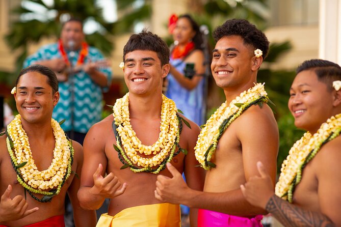 Nā Lei Aloha, A Waikīkī Lū'au - Checking In at 2424 Kalākaua Ave and Finding Your Seat