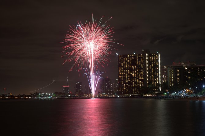 Oahu Catamaran Waikiki Sunset on 40 Foot Catamaran: Food and BYOB - Sunset and Waikiki Lights: BYOB, Pupus, and Real Evening Views