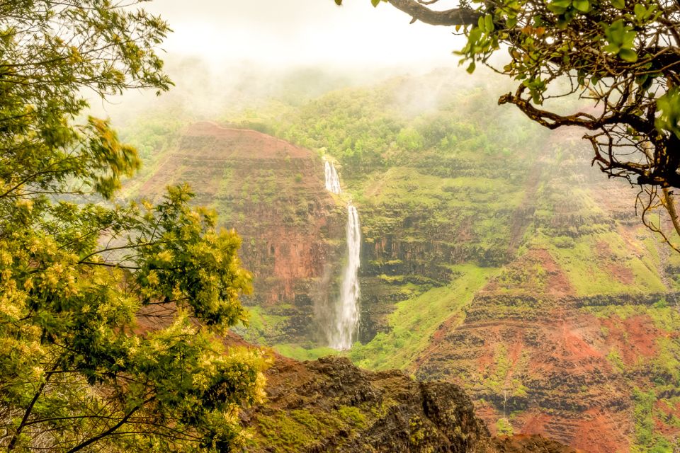 Oahu: Complete Island Tour with Tropical Waterfall Swimming - Small-group Oahu island tour: what $179 buys you