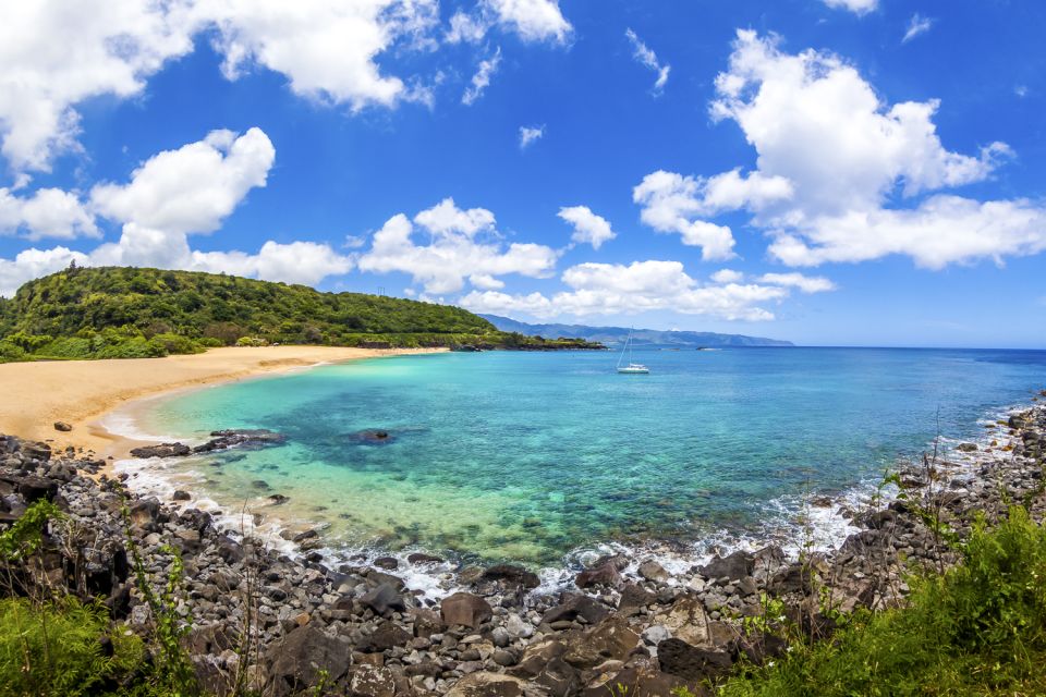 Oahu: Complete Island Tour with Tropical Waterfall Swimming - Byodo-In Temple: a quiet cultural stop you can feel