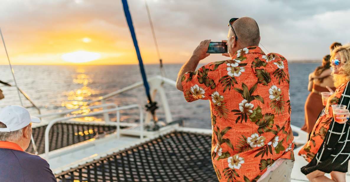 Oahu: Diamond Head Cruise with Drinks & Appetizers - Unlimited drinks plus two cocktails: how the bar changes your evening