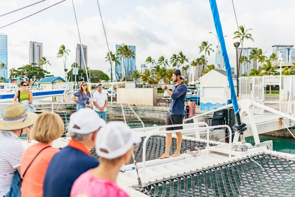 Oahu: Diamond Head Cruise with Drinks & Appetizers - The green flash hunt: how to maximize your odds