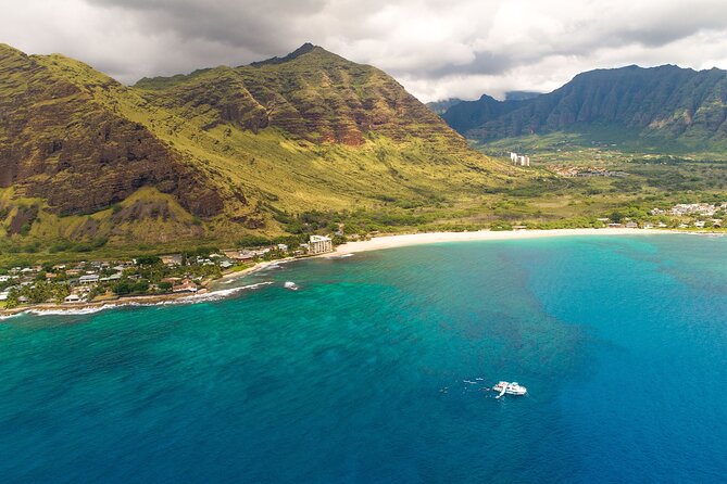 Oahu Dolphin and Snorkel Tour with Waikiki Pickup & Lunch - Lunch on board: simple food that keeps the day rolling