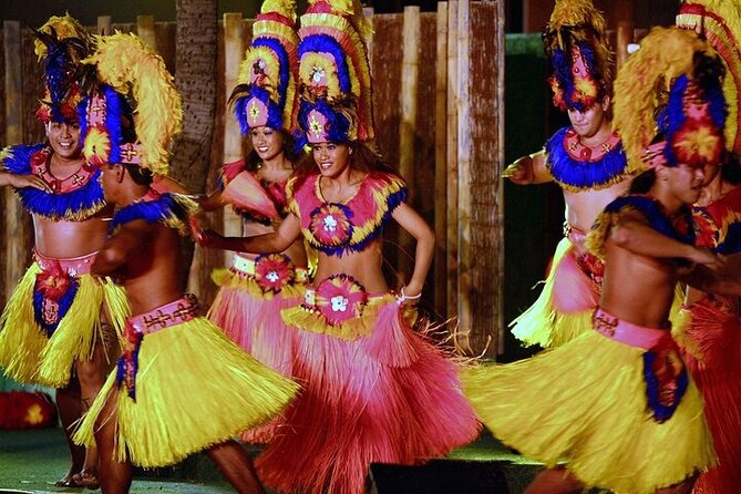 Oahu: Germaine's Luau - Arrival at 5:30 pm: Lei greeting, sand walking, and pre-show flow