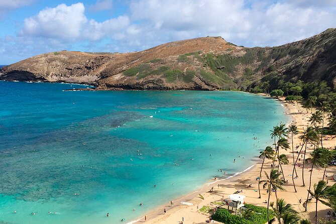 Oahu Grand Circle Island and Haleiwa Tour: 9-Hr Deluxe Experience - Hanauma Bay and North Shore surf: the schedule, the views, and the timing reality