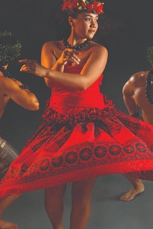 Oahu: Hilton Waikiki Starlight Luau - Rooftop seating: the main drawback to plan for