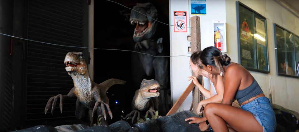 Oahu: Kualoa Jurassic Movie Set Adventure Tour - Props, Memorabilia, and the Fun Part of Movie-Set Up-Close