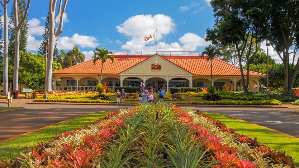 Oahu: Oahu Ultimate Grand Circle Island Tour - Getting on the Bus: Pickup at Hyatt Regency Waikiki and Meeting-Point Reality