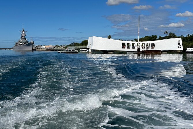 Oahu: Pearl Harbor USS Arizona Memorial Small Group Tour - When guides can’t follow you inside: how to make that restriction work