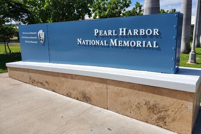 Oahu: Pearl Harbor USS Arizona Memorial Tour - Pearl Harbor Visitor Center: War and Attack Sets the Stage