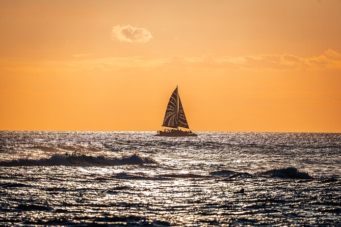 Oahu's Waikiki Coast: Moana’s Sunset Cocktail Sail - What if the weather turns? Rain, clouds, and sea spray