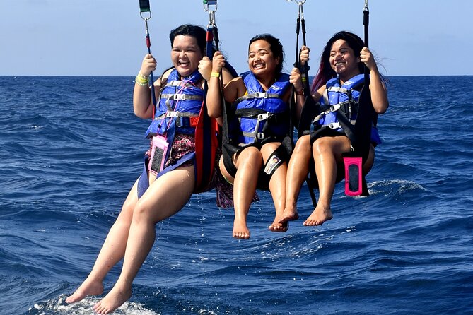Parasailing in Waikiki from Oahu Hawaii - Photos without guessing: lift-off pictures and the optional package