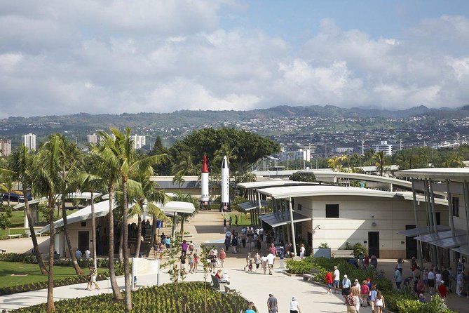 Pearl Harbor Arizona Memorial - Honolulu Tour - Submarine Access - Honolulu after Pearl Harbor: King Kamehameha plus quick historic passes