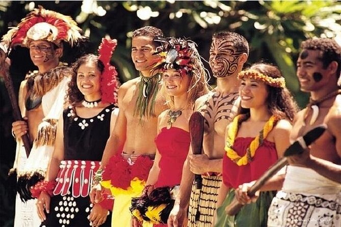 Pearl Harbor, Dole Plantation, and Polynesian Center from Kauai - Dole Plantation in one hour: fun break, real time pressure