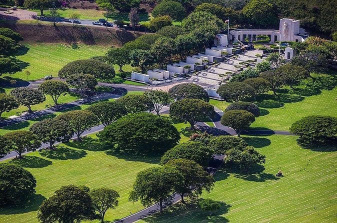 Pearl Harbor, National Memorial Cemetery and Honolulu City Tour - Punchbowl National Cemetery drive-through: short time, heavy weight