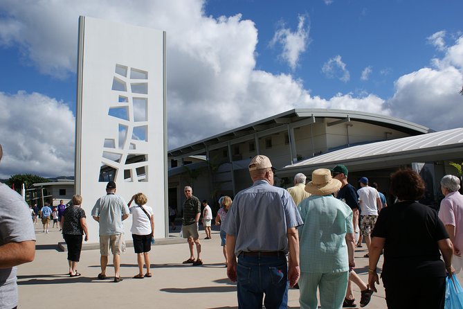 Pearl Harbor Official Deluxe Multimedia and VR Tour Combo - Stop 2: The USS Arizona Memorial You Can See, Plus the Boat Ticket Reality