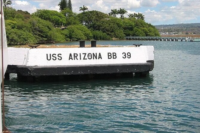 Pearl Harbor: USS Arizona Memorial & Battleship Missouri - Pearl Harbor Visitor’s Center: Road to War and Attack Galleries