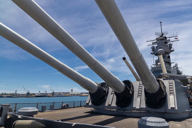 Pearl Harbor, USS Arizona Memorial & Honolulu City Tour - Ultimate Upgrade with Hangar 79: WWII Air Power Up Close