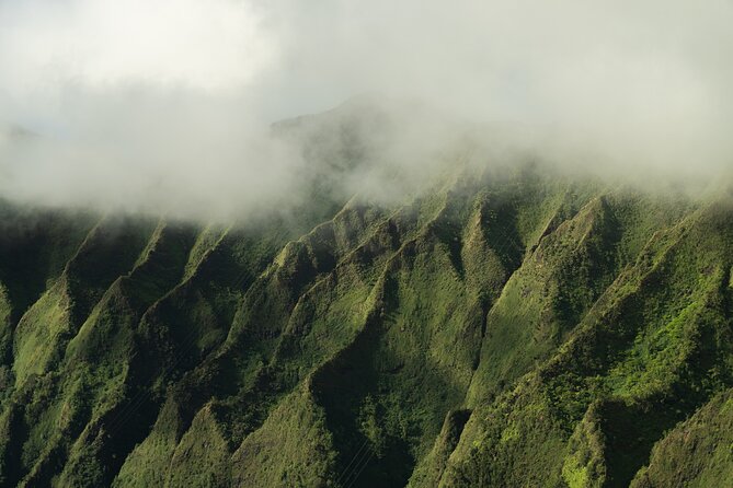 Private 60 Minutes Helicopter Tour in Honolulu - Pearl Harbor From the Sky: Arizona Memorial and the USS Missouri Area